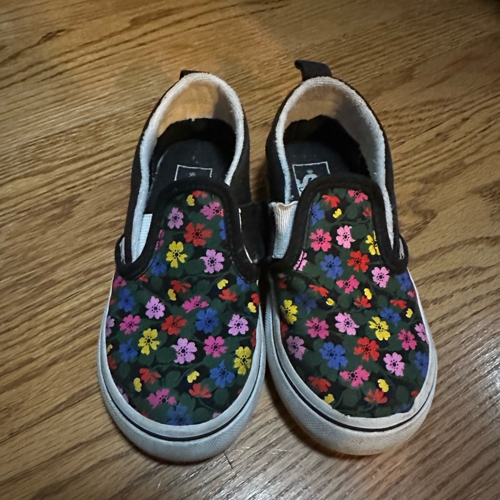 Vans Black Slip-On Sneakers with Classic Design - Picture 1 of 5
